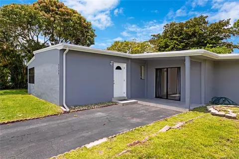 3129 SW 15th Ct, Fort Lauderdale, FL 33312