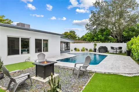 241 SE 7th St, Pompano Beach, FL 33060