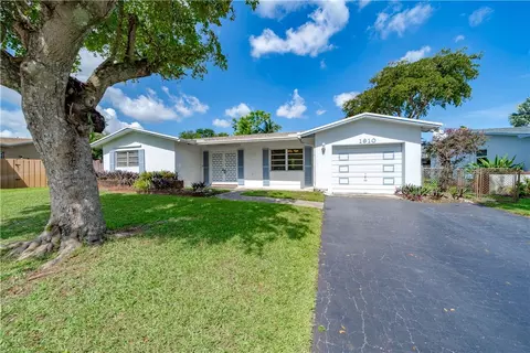 1910 NW 116th Ter, Pembroke Pines, FL 33026