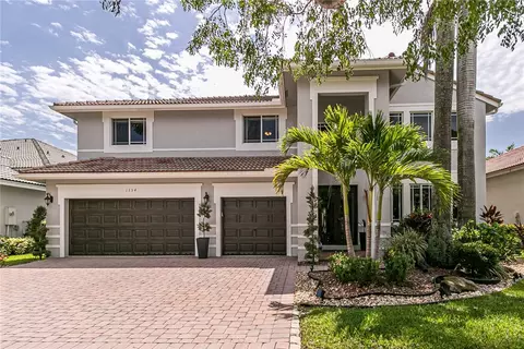 1354 Crossbill Ct, Weston, FL 33327