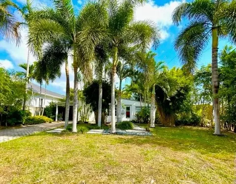 1731 NE 16th St, Fort Lauderdale, FL 33304