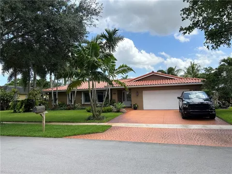 6720 SW 15th St, Plantation, FL 33317