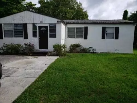 215 NW 6th Ave, Boynton Beach, FL 33435