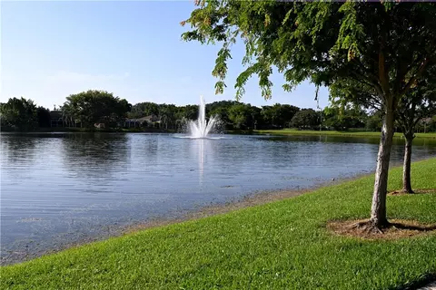3903 NW 59th St, Coconut Creek, FL 33073