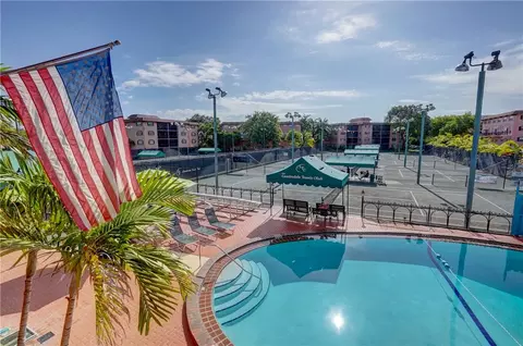 610 Tennis Club Dr #204, Fort Lauderdale, FL 33311