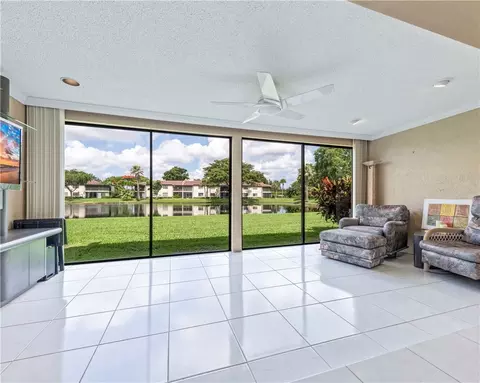 21863 Arriba Real #8-F, Boca Raton, FL 33433