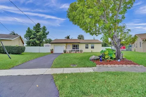 6800 NW 24th Ct, Margate, FL 33063
