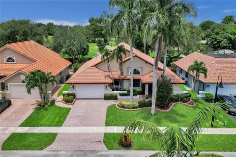 1931 W Oak Knoll Cir, Davie, FL 33324