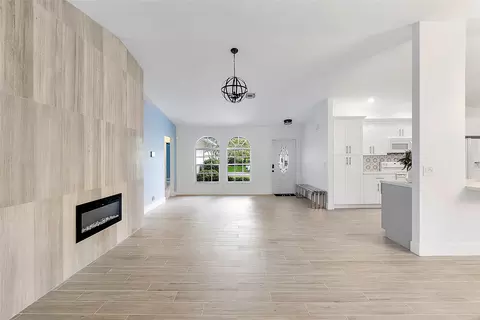 3892 NW 59th St, Coconut Creek, FL 33073