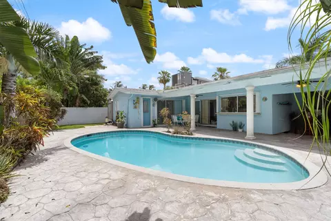 345 SW 66th Ave, Pembroke Pines, FL 33023