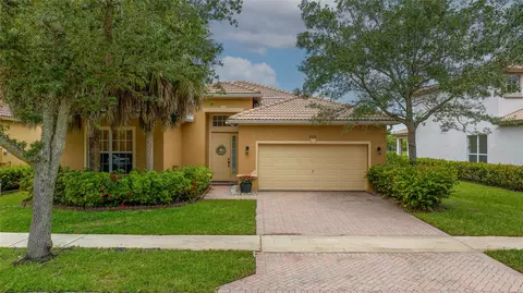 4441 E Seneca Ave, Weston, FL 33332