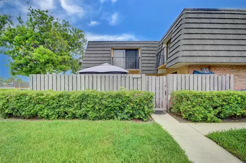 2504 25th Way, West Palm Beach, FL 33407