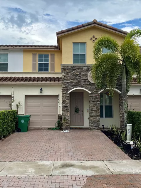 7860 SW 52nd Pl, Davie, FL 33328