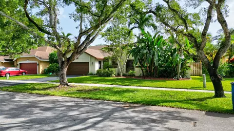 8953 SW 59th St, Cooper City, FL 33328