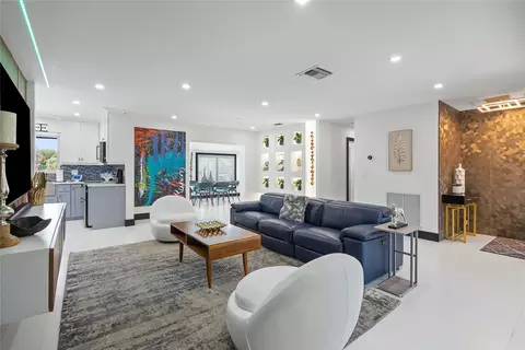 100 NE 30th St, Wilton Manors, FL 33334
