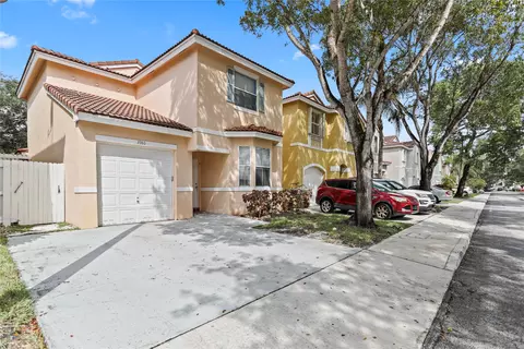 3980 Fern Forest Rd, Hollywood, FL 33026