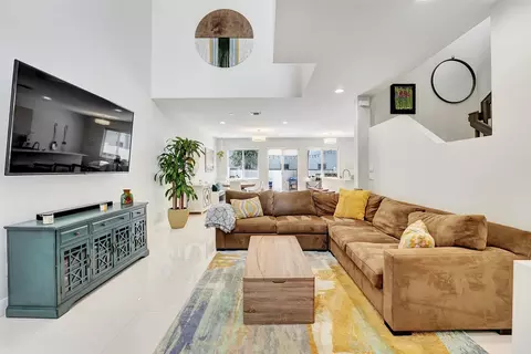 150 SE 7th Way #150, Pompano Beach, FL 33060