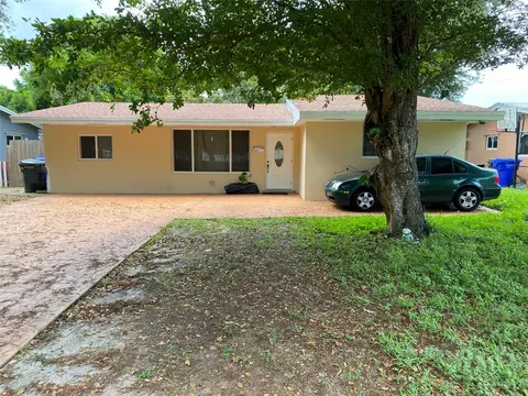 6711 Garfield St, Hollywood, FL 33024