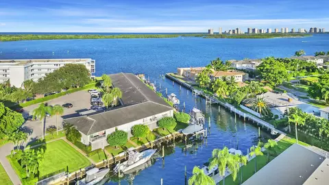 68 Yacht Club Dr #24, North Palm Beach, FL 33408