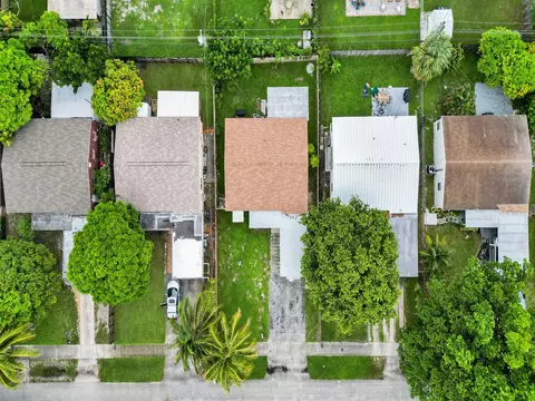 5365 NE 4th Ave, Oakland Park, FL 33334