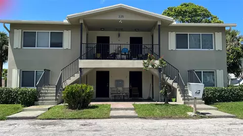 225 SW 7th St #3, Boca Raton, FL 33432
