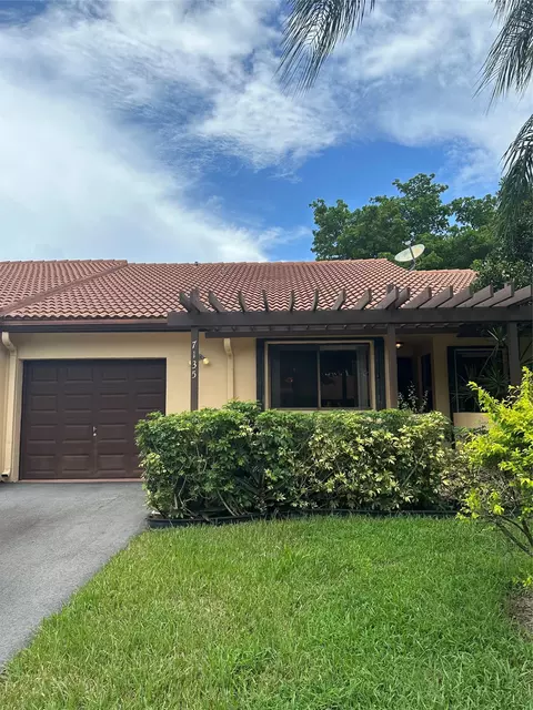 7135 Wisteria Way #7135, Tamarac, FL 33321