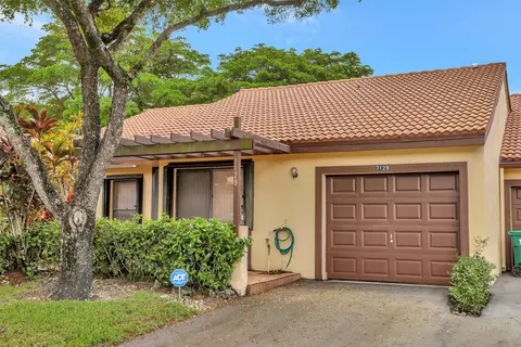 7129 Mimosa Way, Tamarac, FL 33321