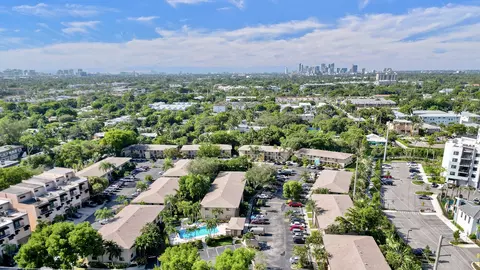 2915 NE 8th Ter #201, Oakland Park, FL 33334