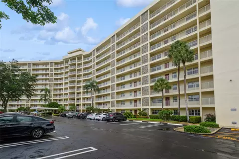 3095 N Course Dr #211, Pompano Beach, FL 33069