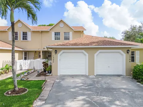 1305 Maplewood Dr, Greenacres, FL 33415