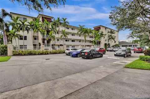 1220 NE 3rd St #104, Fort Lauderdale, FL 33301