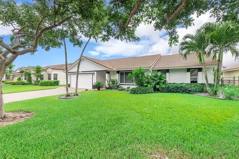 5161 NW 64th Dr, Coral Springs, FL 33067