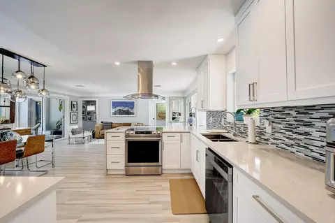 1807 NE 27th St, Wilton Manors, FL 33306