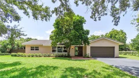 8302 NW 37th St, Coral Springs, FL 33065