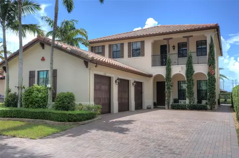 8524 NW 37th Ct, Pembroke Pines, FL 33024