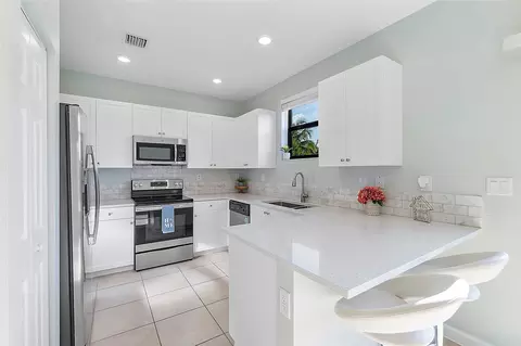 2718 NW 55th Ave, Margate, FL 33063