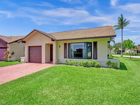2285 SW 16th Cir, Deerfield Beach, FL 33442