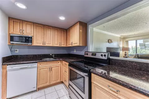 3710 N Pine Island Rd #316, Sunrise, FL 33351