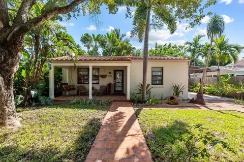 900 SW 9th Ter, Fort Lauderdale, FL 33315