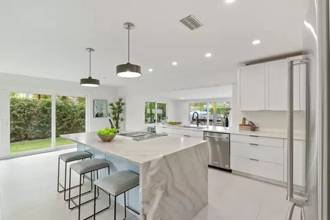 2417 NE 19th Ave, Wilton Manors, FL 33305