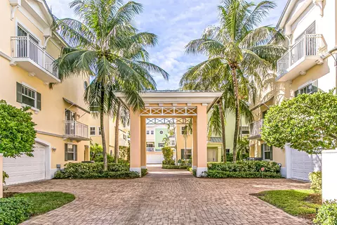 630 SE 15th St #4, Fort Lauderdale, FL 33316