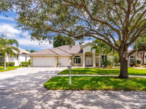 16203 S Segovia Cir, Fort Lauderdale, FL 33331