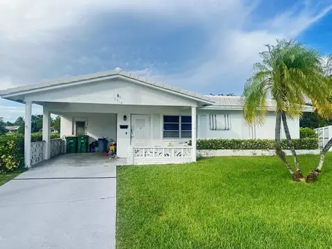 5814 NW 81st Ave, Tamarac, FL 33321
