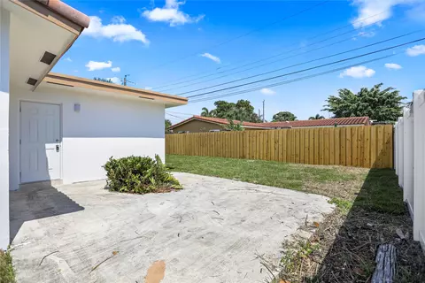 5110 NE 17th Ave, Fort Lauderdale, FL 33334