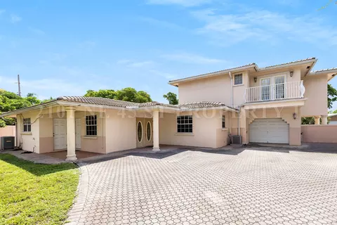 2101 NE 45th St, Fort Lauderdale, FL 33308
