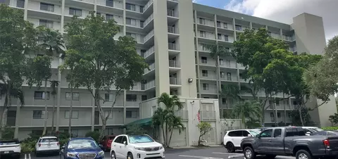 2240 N Cypress Bend Dr #204, Pompano Beach, FL 33069