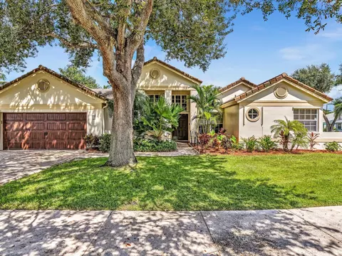 8801 Southern Orchard Rd, Davie, FL 33328