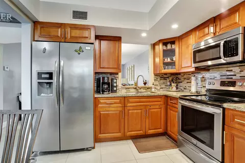 1470 NW 80th Ave #405, Margate, FL 33063