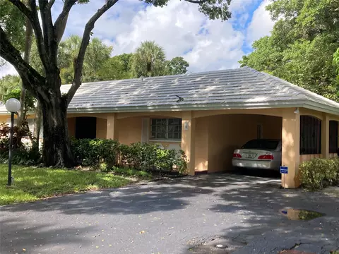 809 Cypress Blvd, Pompano Beach, FL 33069 photo 2