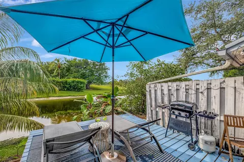 8229 Fairway Rd, Sunrise, FL 33351